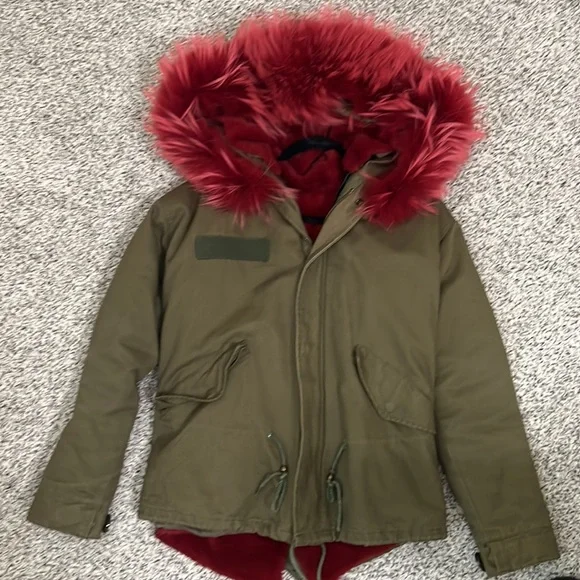 Very Good pre owned condition Yves Salomon look alike winter coat approx size M